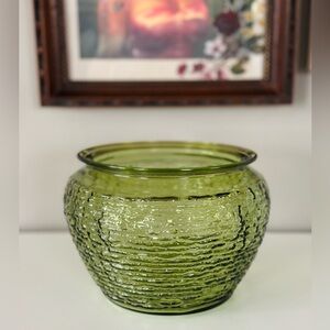 GREEN SALE 🍀 Vintage avocado glass vase